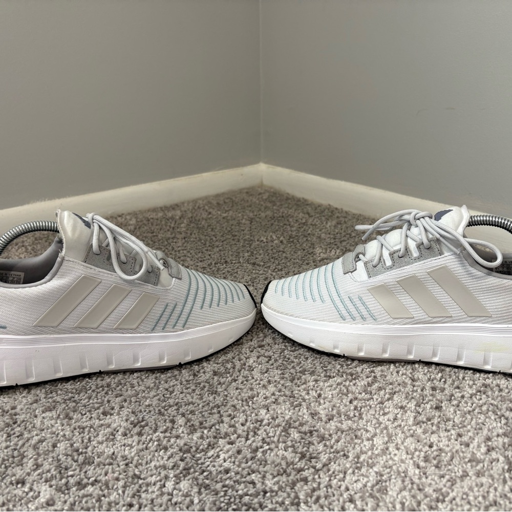 Elevate Your Everyday: adidas Swift Run 23 Sneakers in Dash Grey (Size 8.5) - Picture 5 of 7